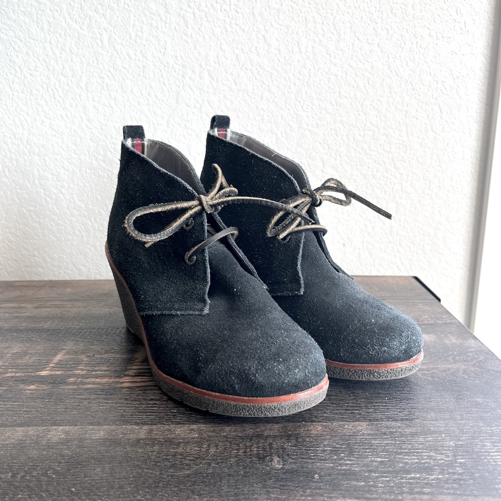 Sperry’s Navy Suede Wedges size 7.5
